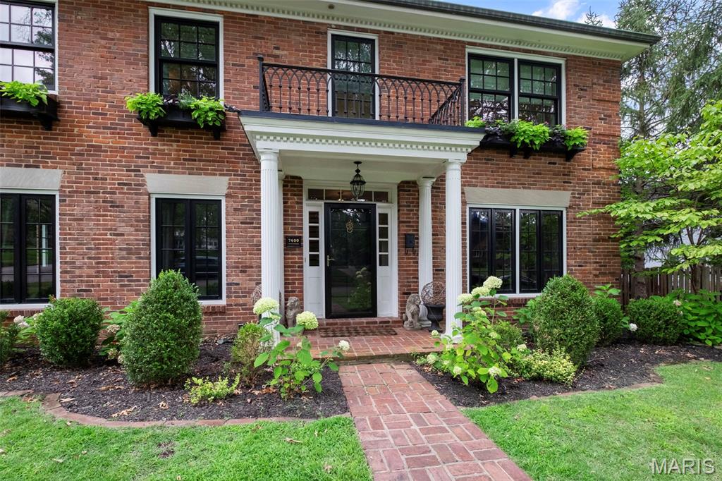 7400 Buckingham Drive