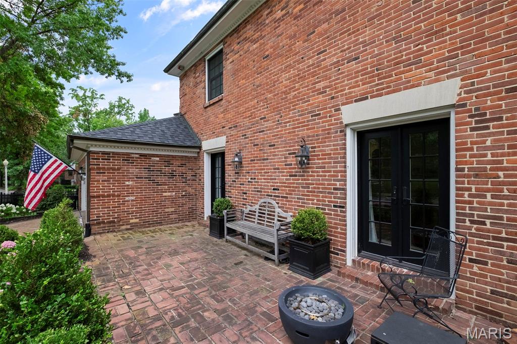 7400 Buckingham Drive