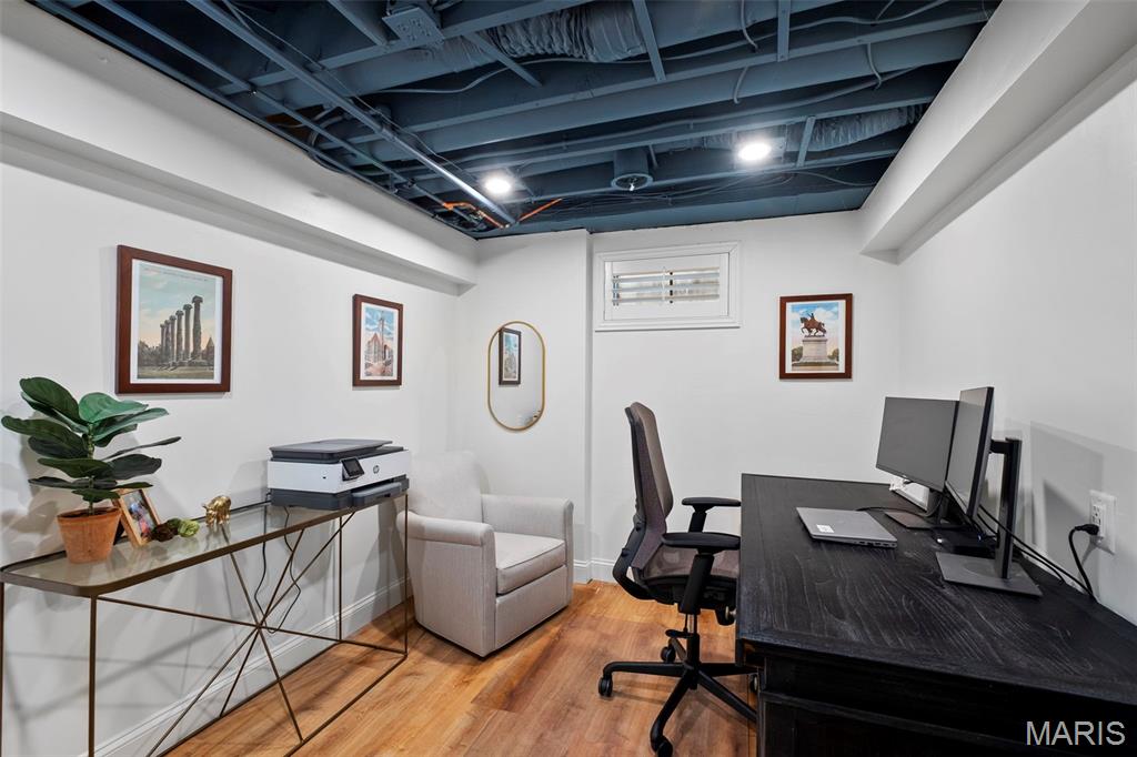 7400 Buckingham Drive