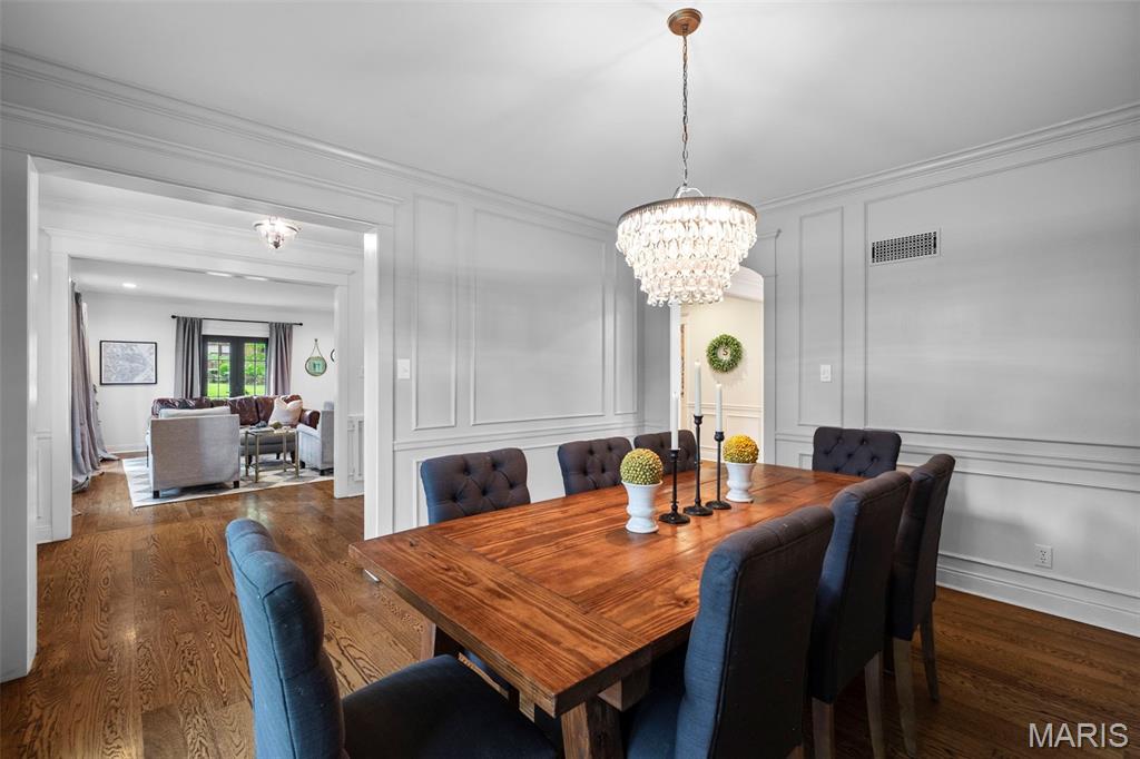 7400 Buckingham Drive