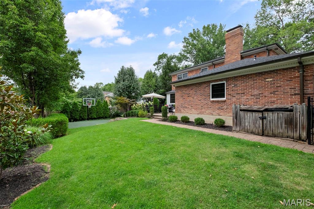 7400 Buckingham Drive