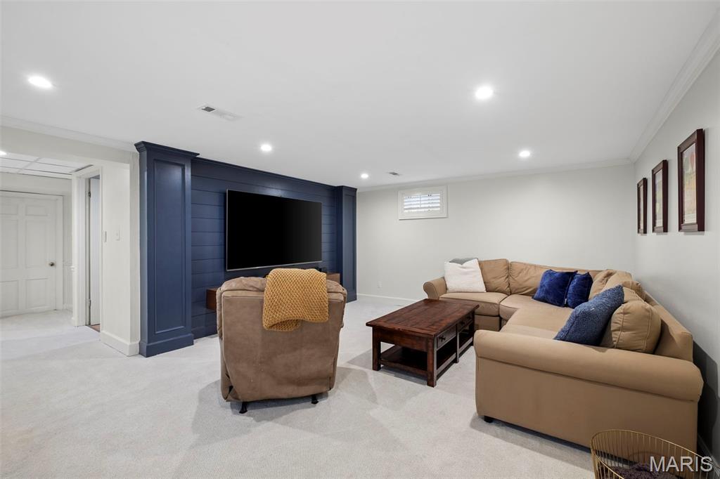 7400 Buckingham Drive