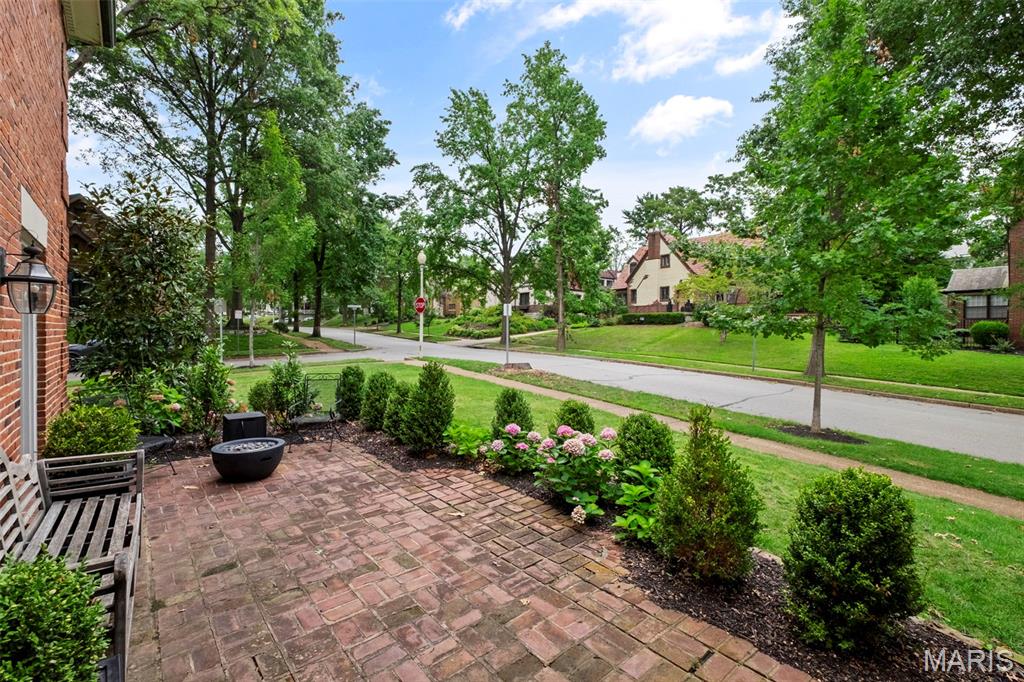 7400 Buckingham Drive