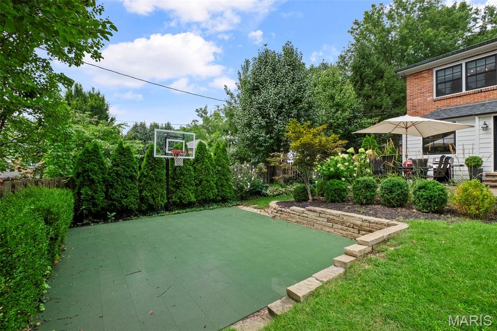 7400 Buckingham Drive