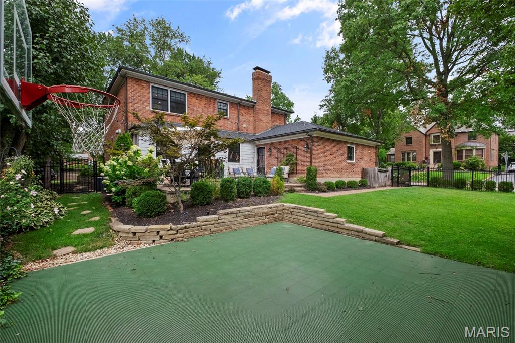 7400 Buckingham Drive