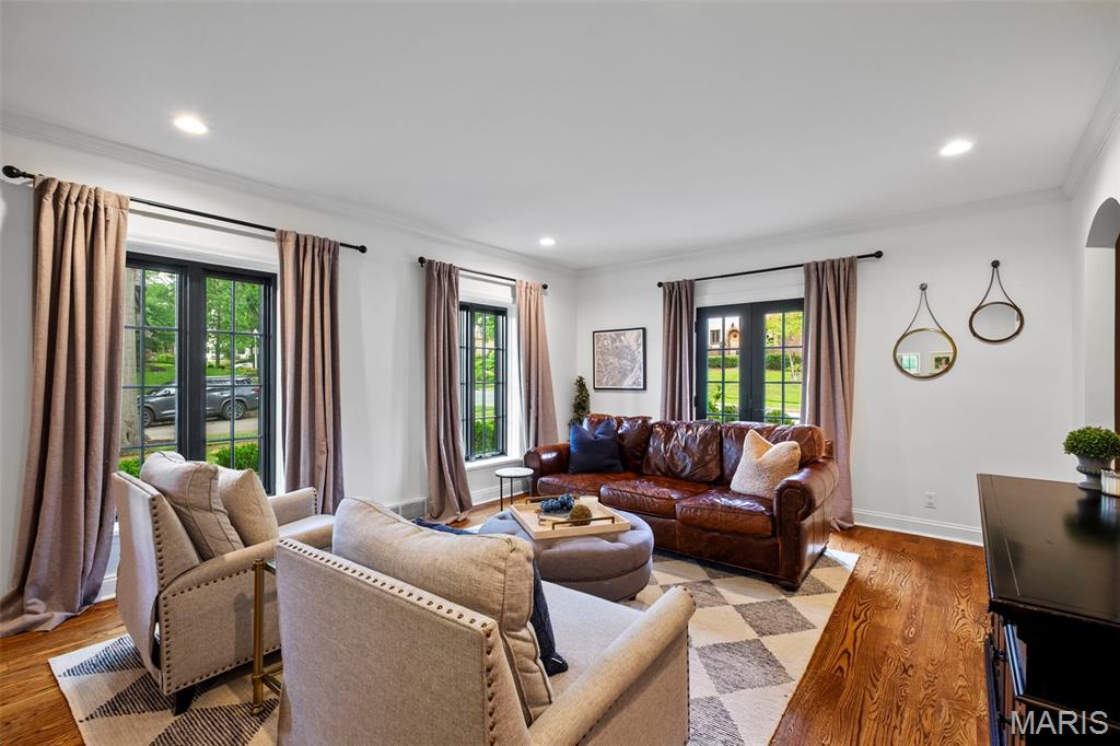 7400 Buckingham Drive