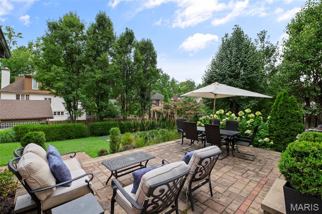 7400 Buckingham Drive