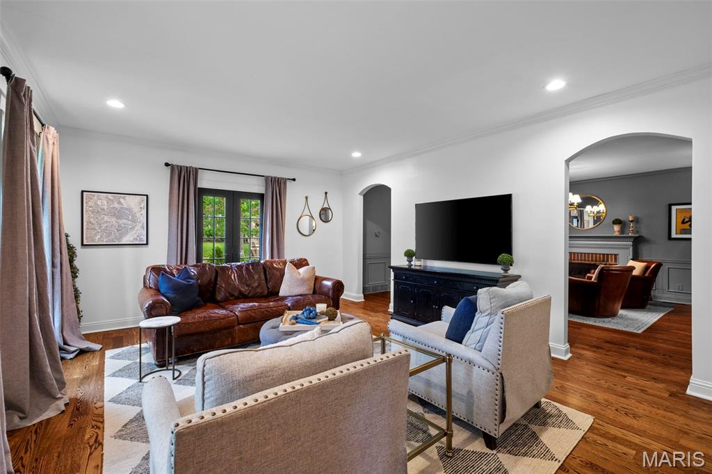 7400 Buckingham Drive