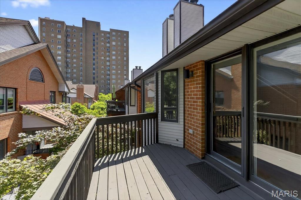 4454 Lindell Boulevard Unit: 32