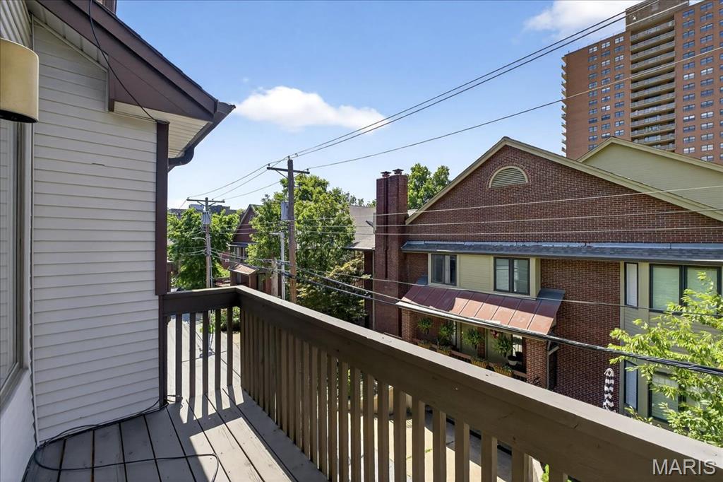 4454 Lindell Boulevard Unit: 32