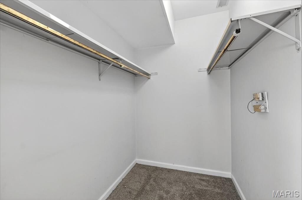 4454 Lindell Boulevard Unit: 32
