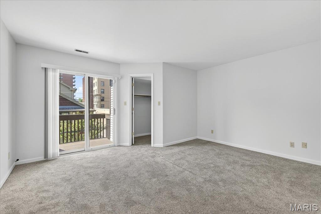 4454 Lindell Boulevard Unit: 32