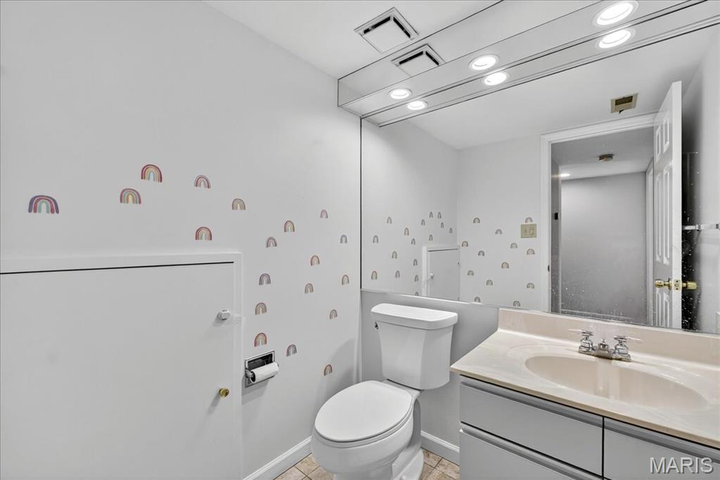 4454 Lindell Boulevard Unit: 32