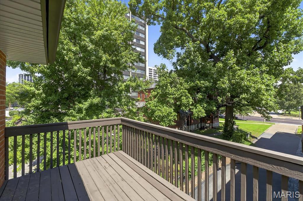 4454 Lindell Boulevard Unit: 32