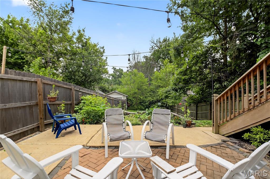 434 Dickens Avenue
