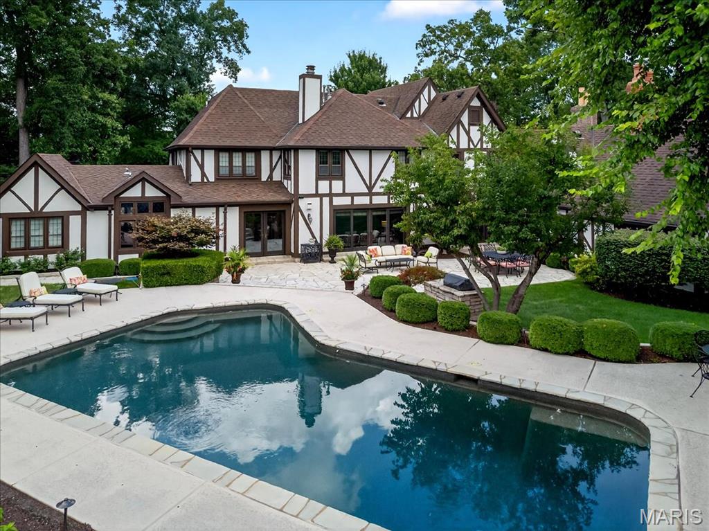 61 Fair Oaks Drive