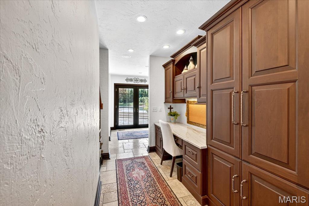 61 Fair Oaks Drive