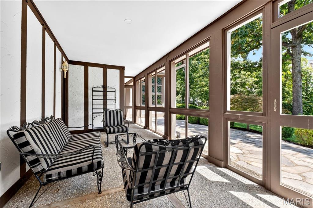 61 Fair Oaks Drive