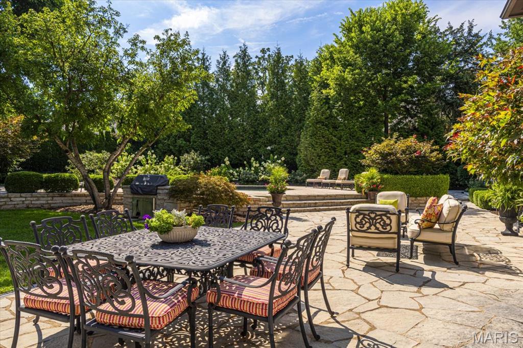61 Fair Oaks Drive