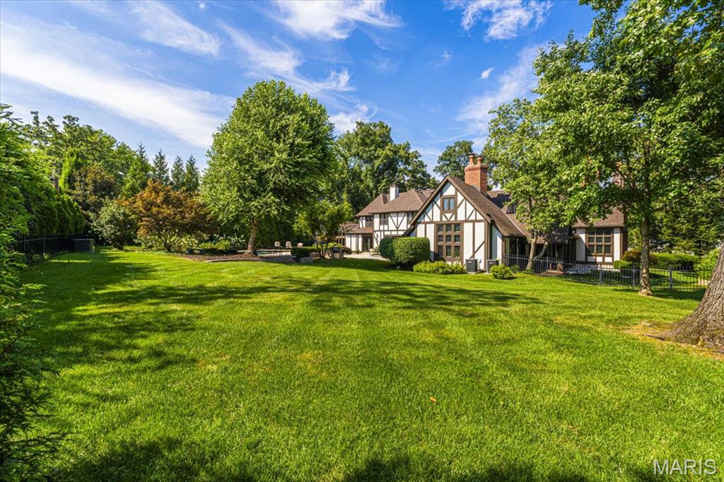61 Fair Oaks Drive