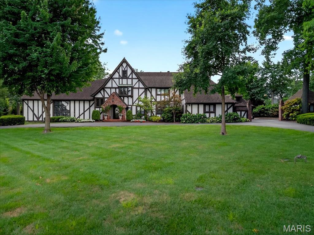 61 Fair Oaks Drive