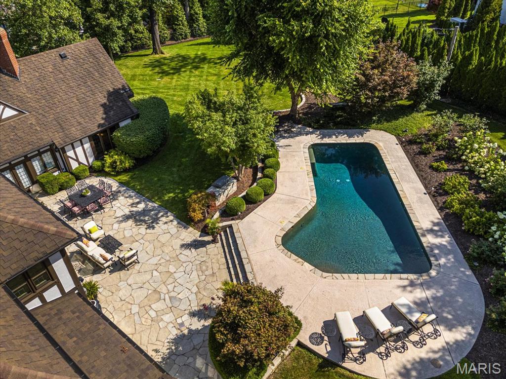 61 Fair Oaks Drive