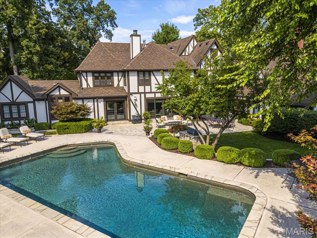 61 Fair Oaks Drive