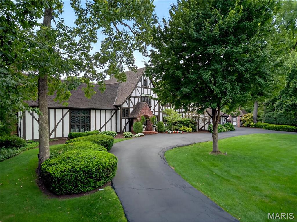 61 Fair Oaks Drive