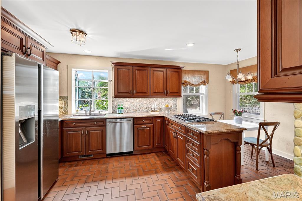 8955 Ladue Road
