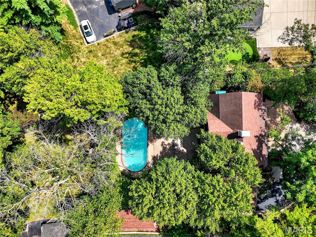8955 Ladue Road