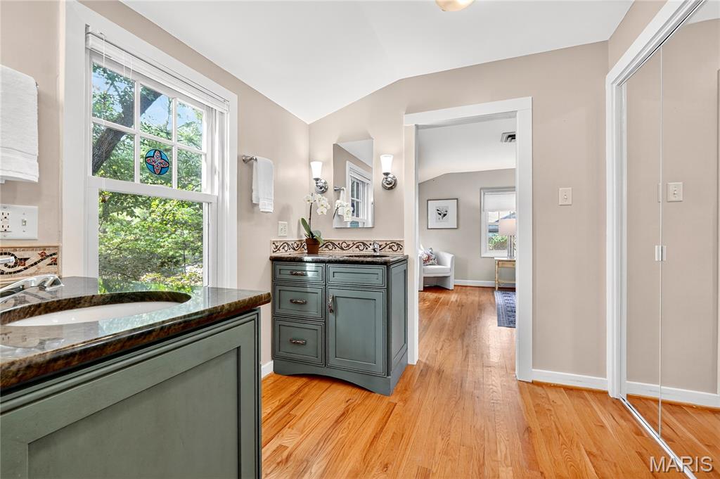 8955 Ladue Road