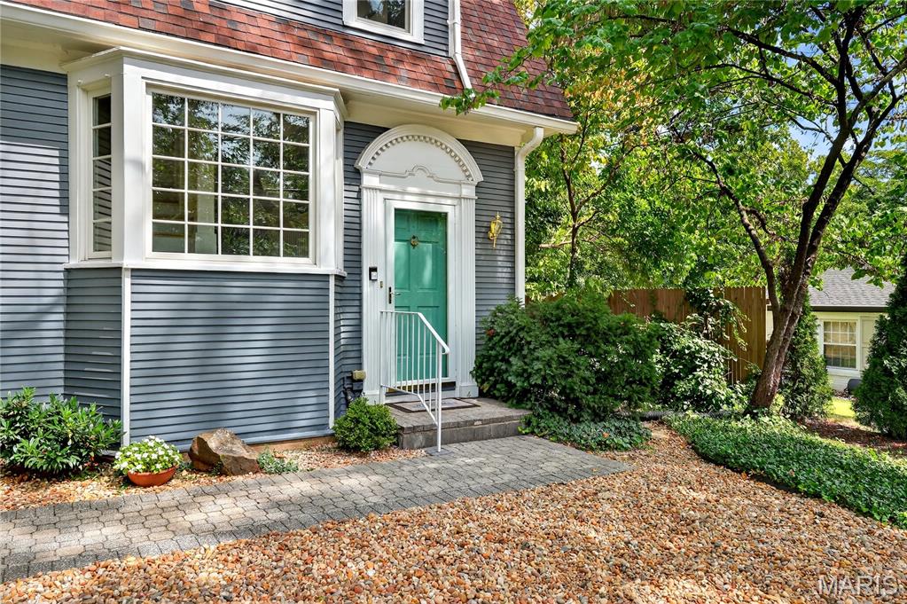 8955 Ladue Road