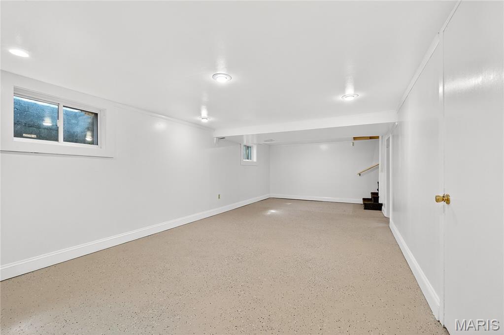 8955 Ladue Road