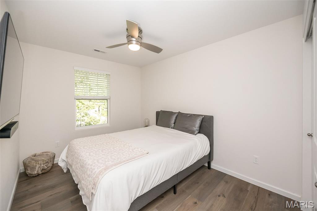 1053 Geyer Grove Unit: 9