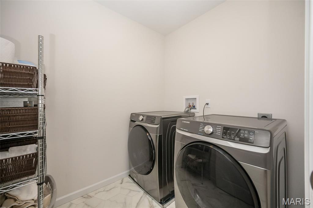 1053 Geyer Grove Unit: 9