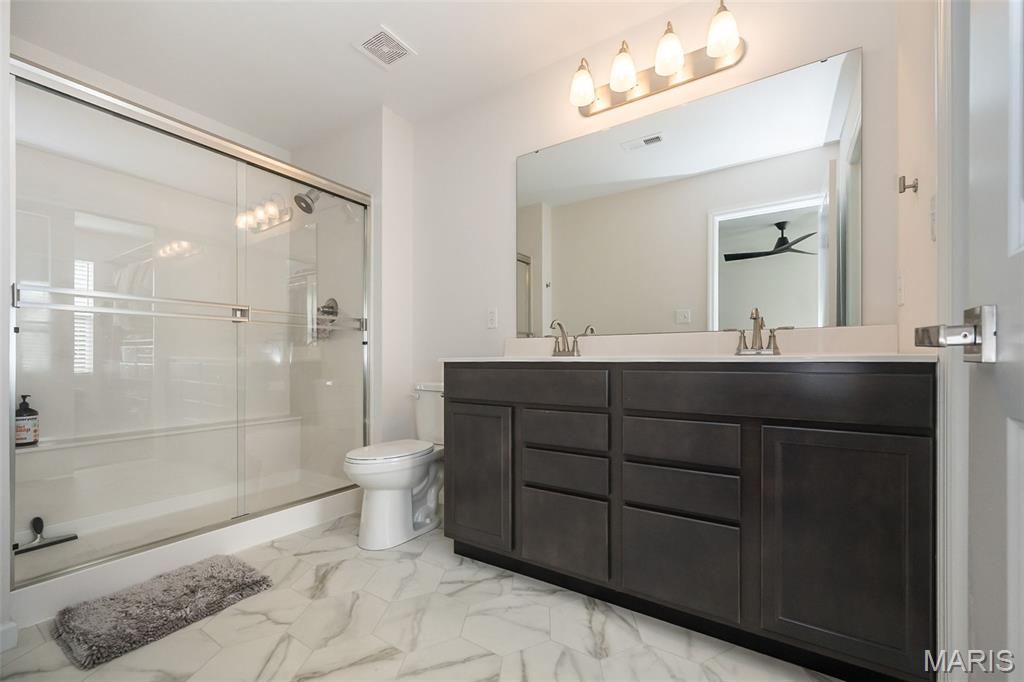 1053 Geyer Grove Unit: 9