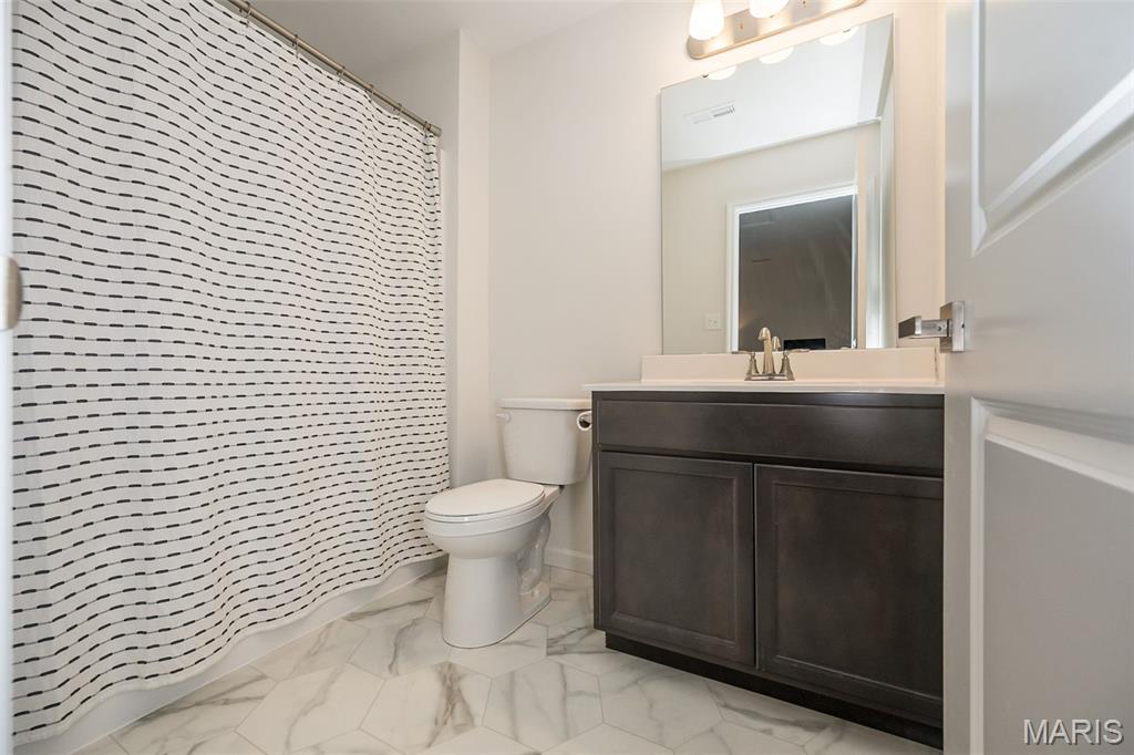 1053 Geyer Grove Unit: 9