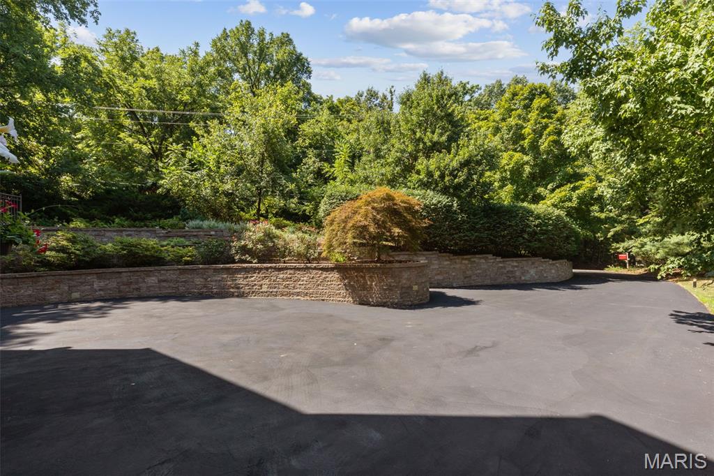 340 S Ballas Road