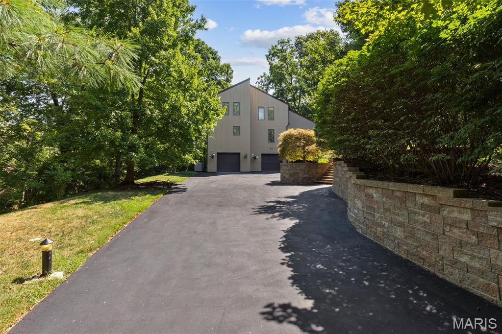 340 S Ballas Road