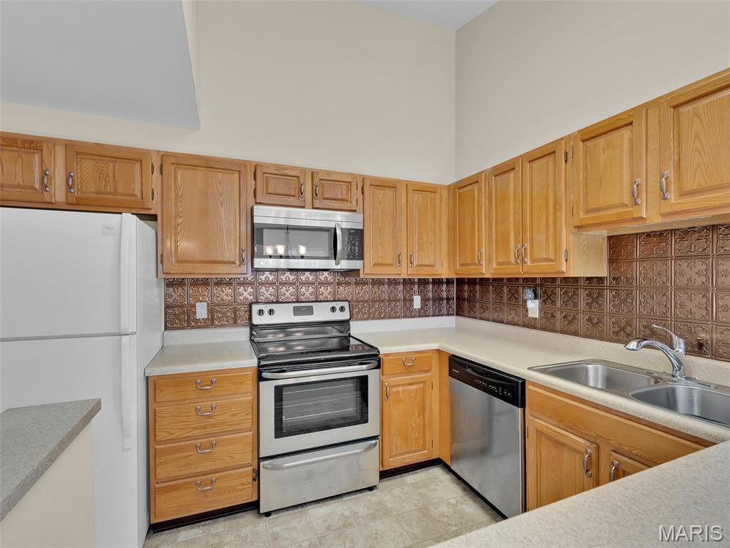 102 E Bodley Avenue Unit: 204