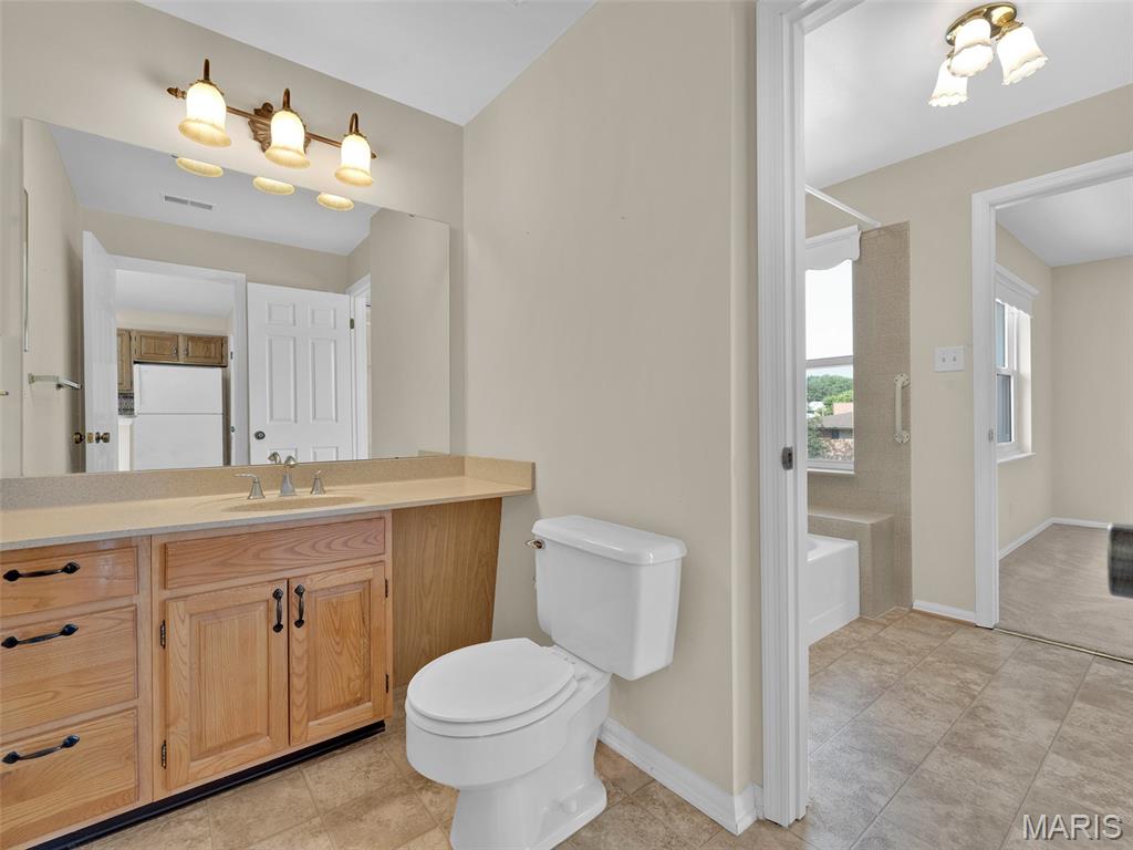 102 E Bodley Avenue Unit: 204