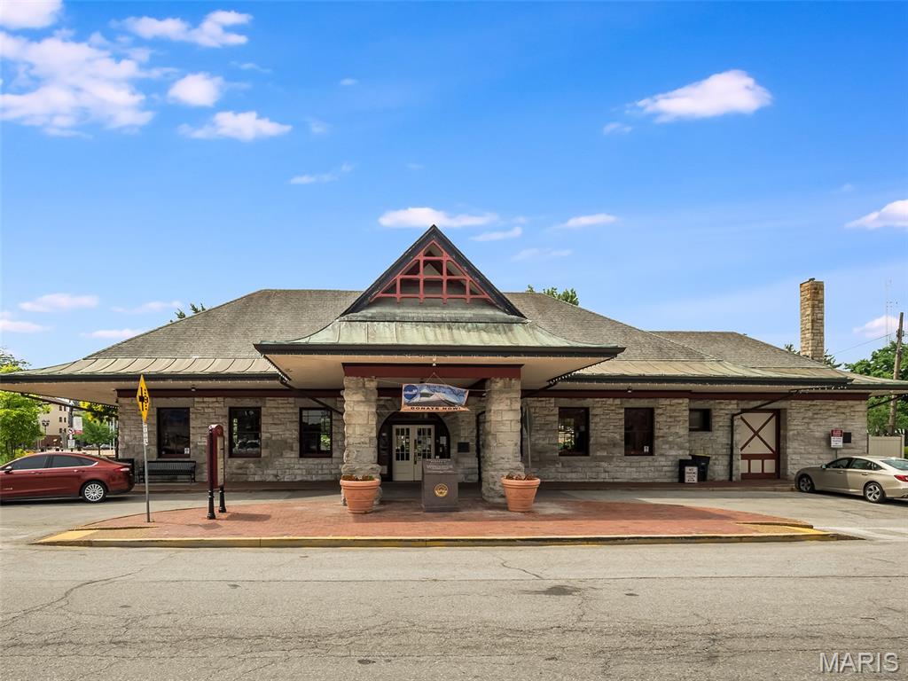 102 E Bodley Avenue Unit: 204