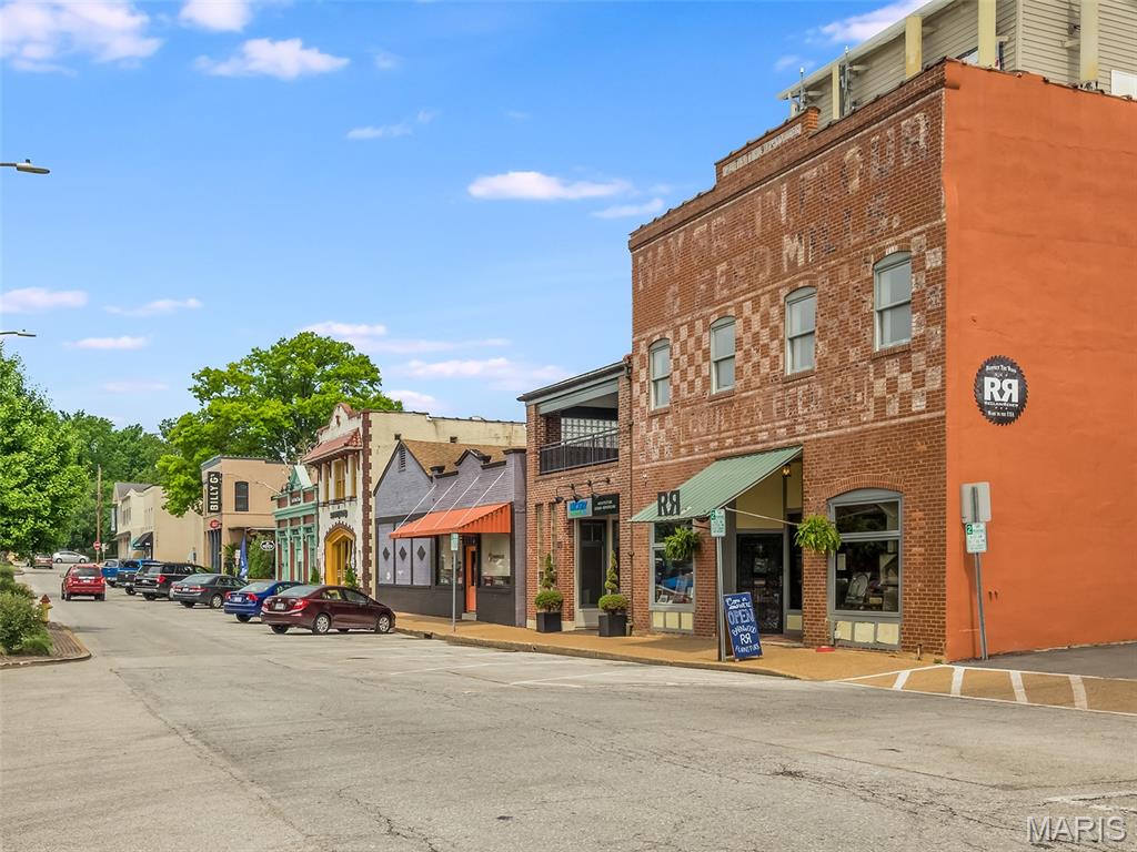 102 E Bodley Avenue Unit: 204