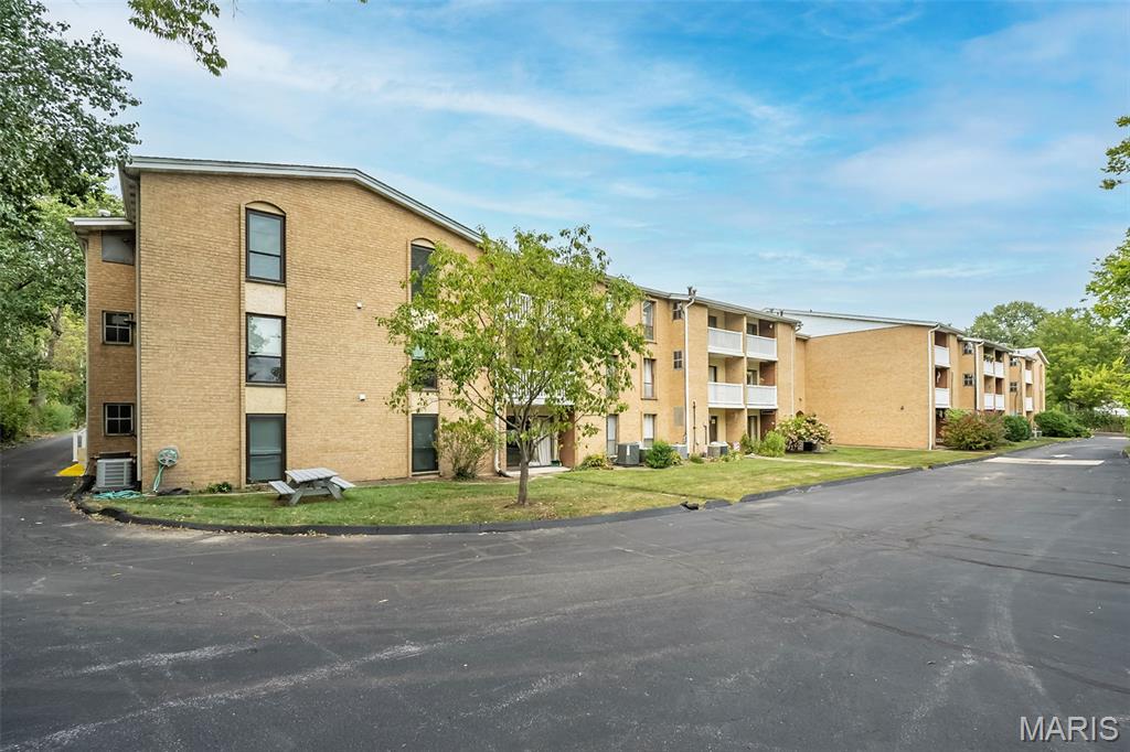 444 N Clay Avenue Unit: 3E