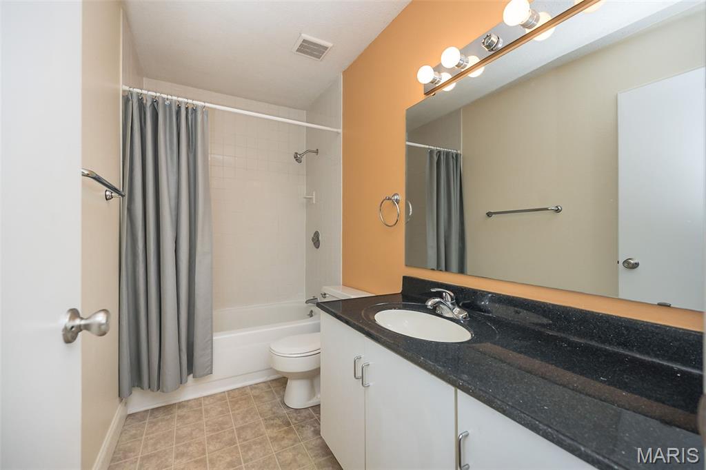 444 N Clay Avenue Unit: 3E