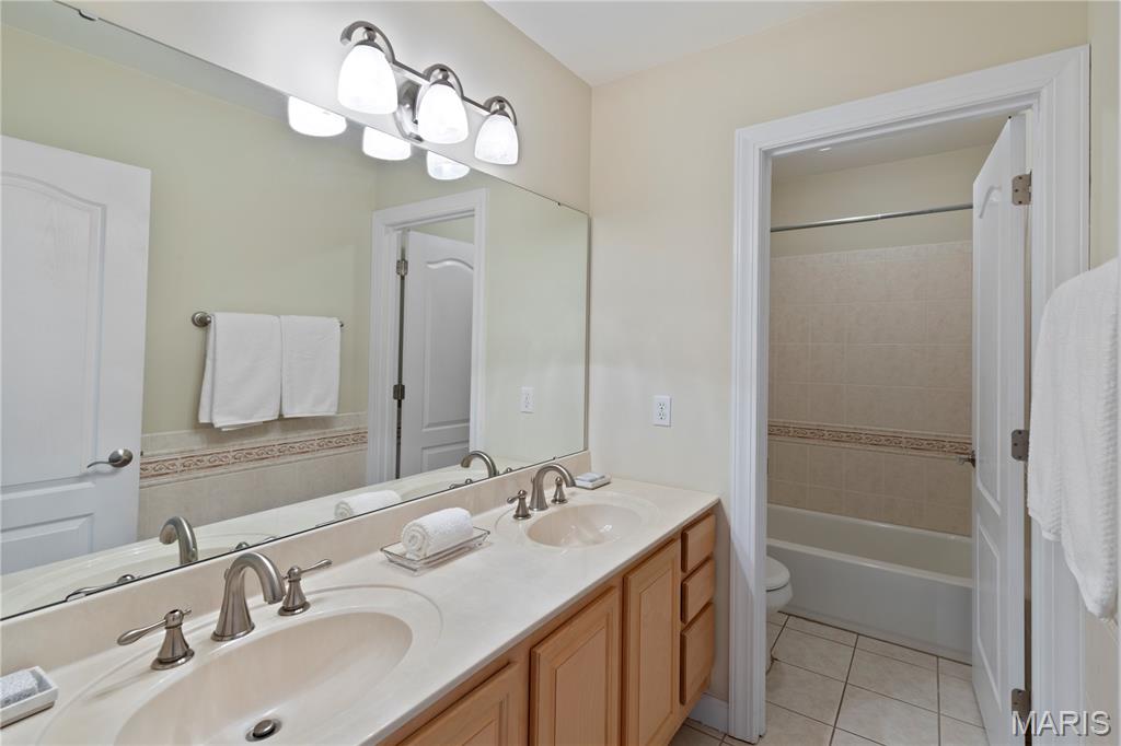 9112 Old Bonhomme Road