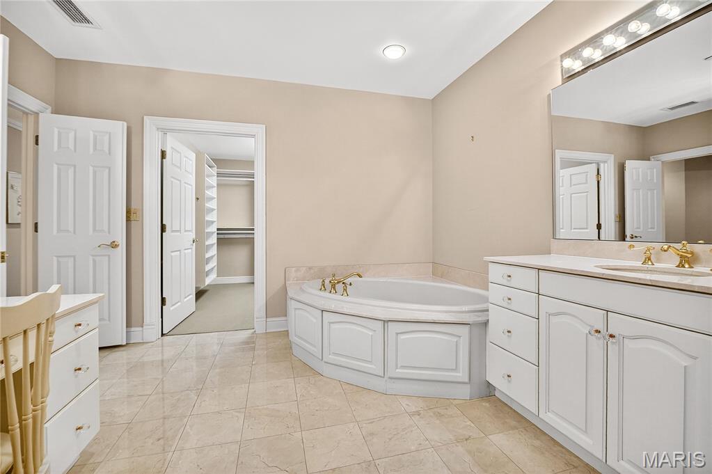 150 Carondelet Plaza Unit: 302