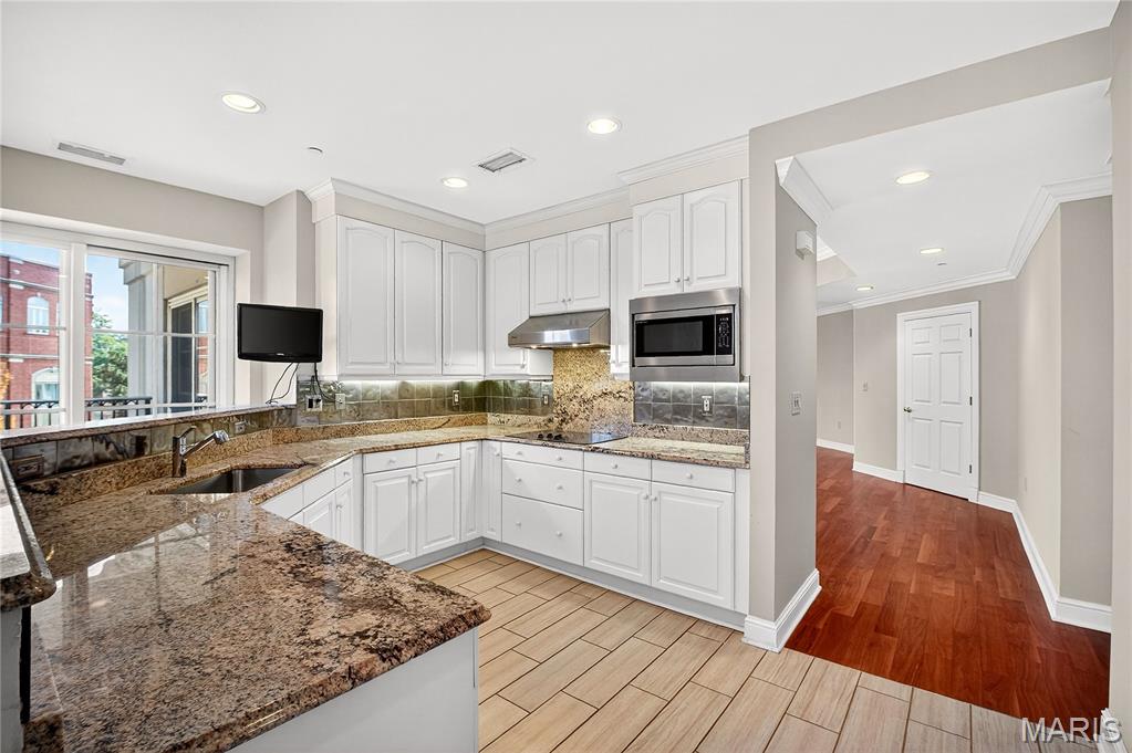 150 Carondelet Plaza Unit: 302
