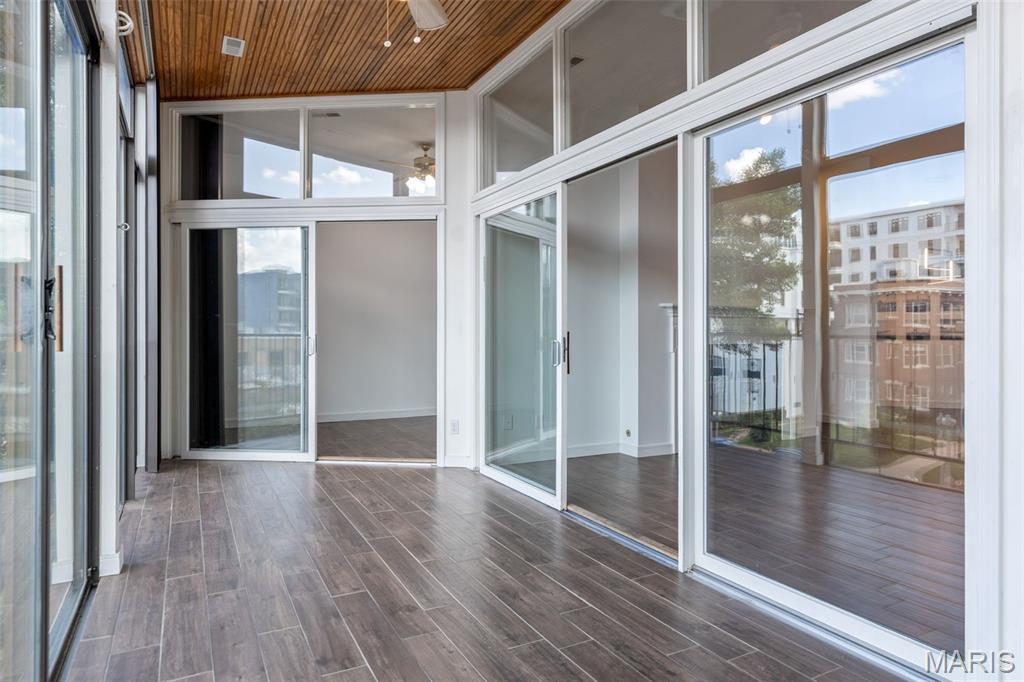 4570 Laclede Avenue Unit: 301