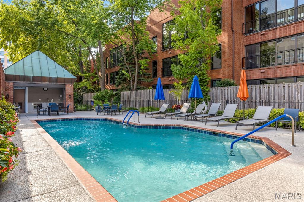4570 Laclede Avenue Unit: 301